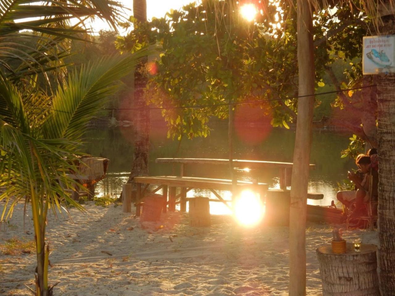 Sandbank Restaurant & Camping Koh Rong Kaoh Touch Bagian luar foto