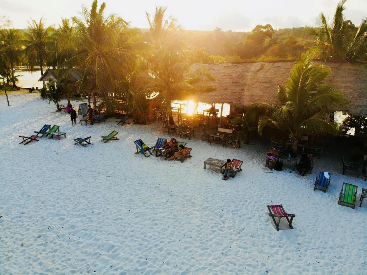 Sandbank Restaurant & Camping Koh Rong Kaoh Touch Bagian luar foto