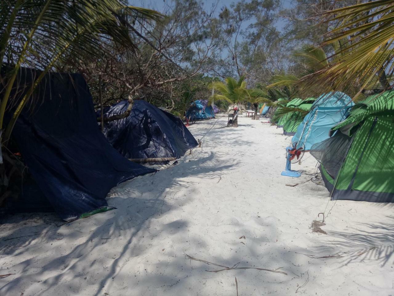 Sandbank Restaurant & Camping Koh Rong Kaoh Touch Bagian luar foto