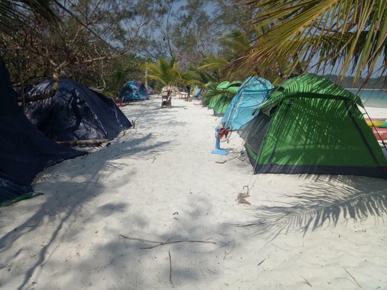 Sandbank Restaurant & Camping Koh Rong Kaoh Touch Bagian luar foto
